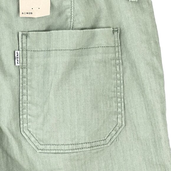 NWT Levi's Women's Green Bermuda Size 6 Waist 28 Classic Mid Rise Slim Stretch - Picture 3 of 12